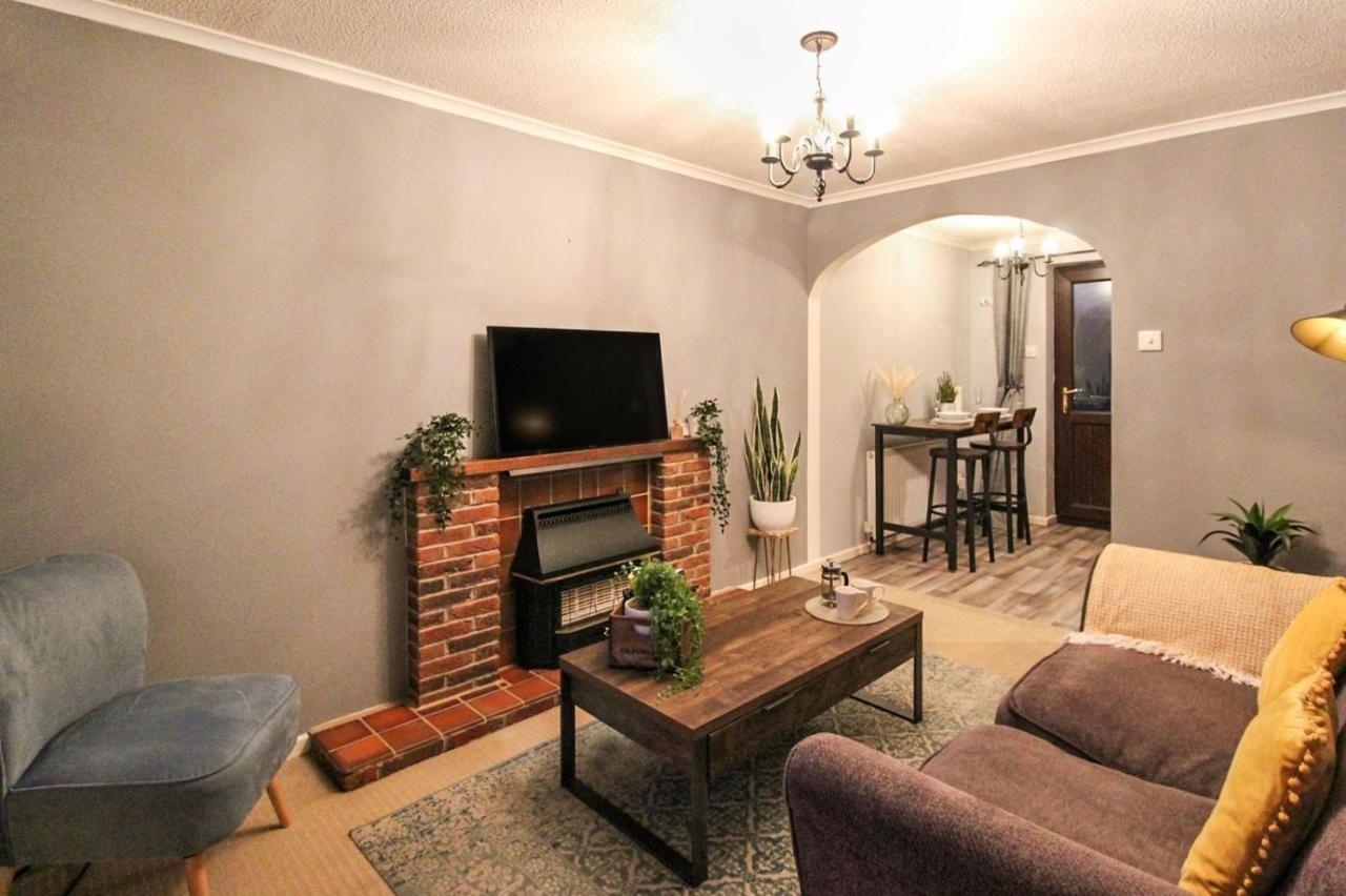 Comfortable 2 Bedroom House With Free Parking Nottingham Exterior photo